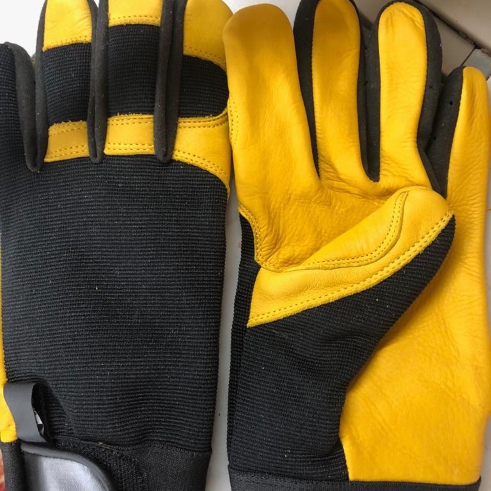 Brand new genuine leather gloves size medium